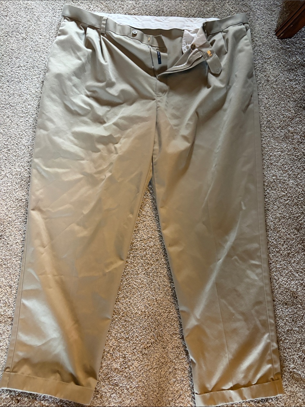 Roundtree & Yorke Men's Tan Chinos